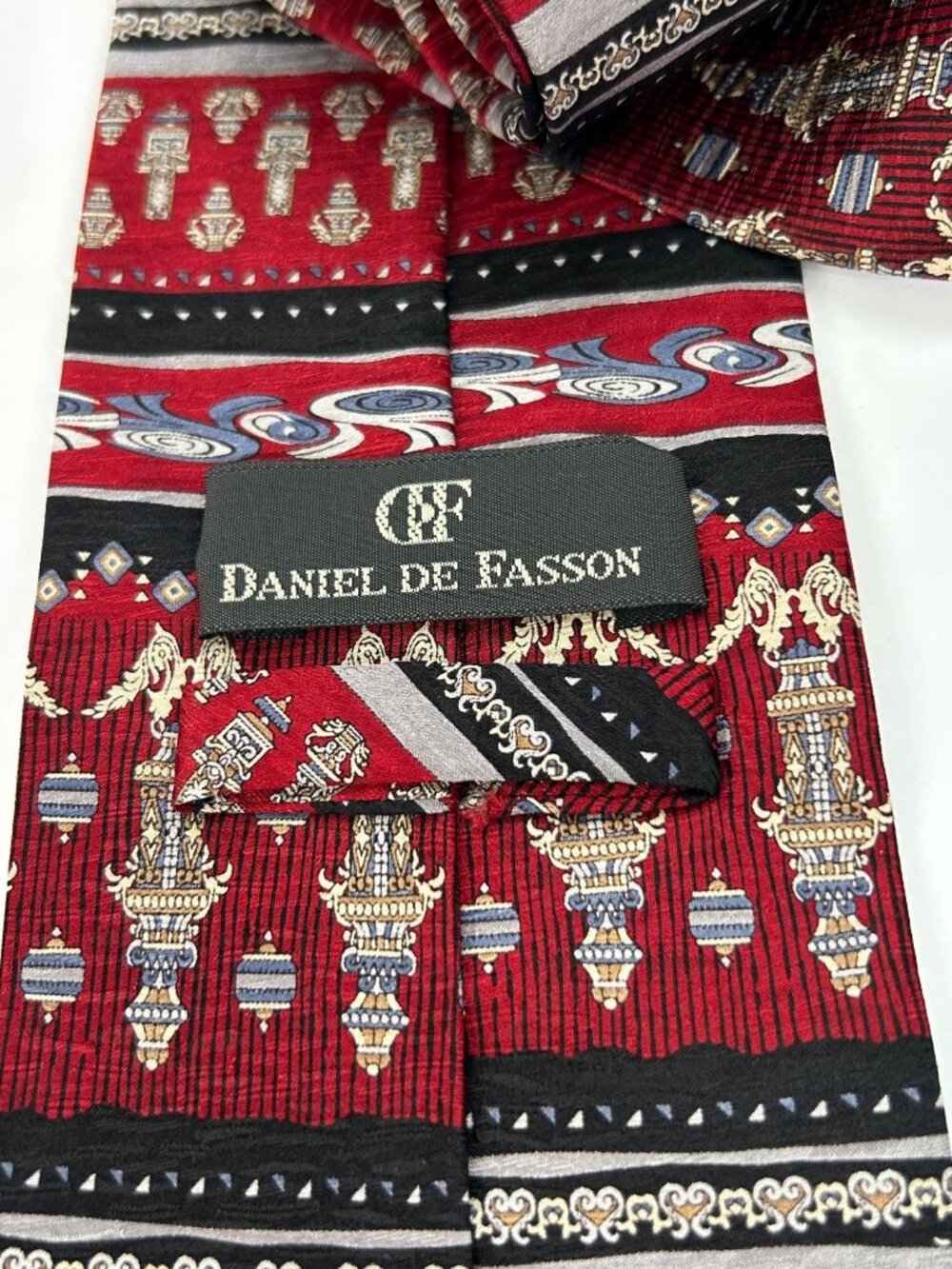 Vintage Daniel De Fasson Red Black Men's Silk Tie Ornate Pattern Greek Columns - Picture 4 of 6